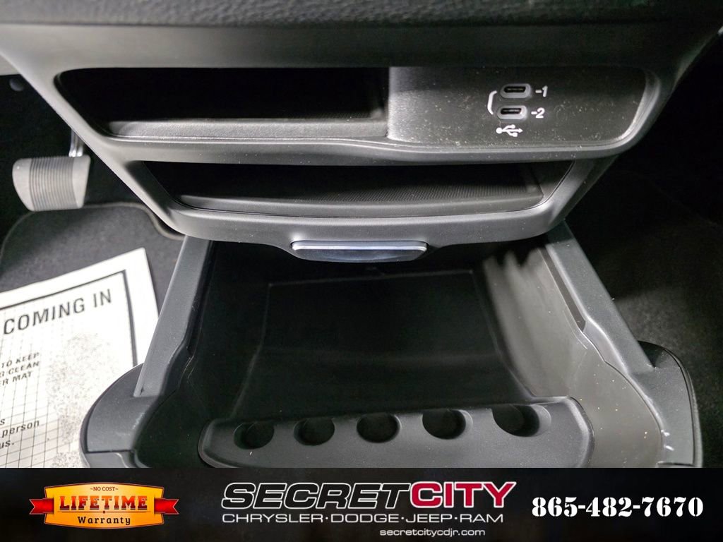 New 2026 Chrysler Pacifica Select w/ S Appearance Package image 24