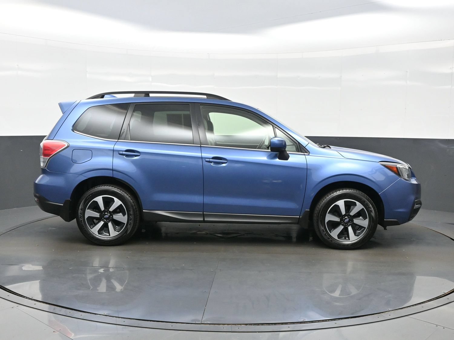 Used 2017 Subaru Forester 2.5i Limited AWD/4WD image 7