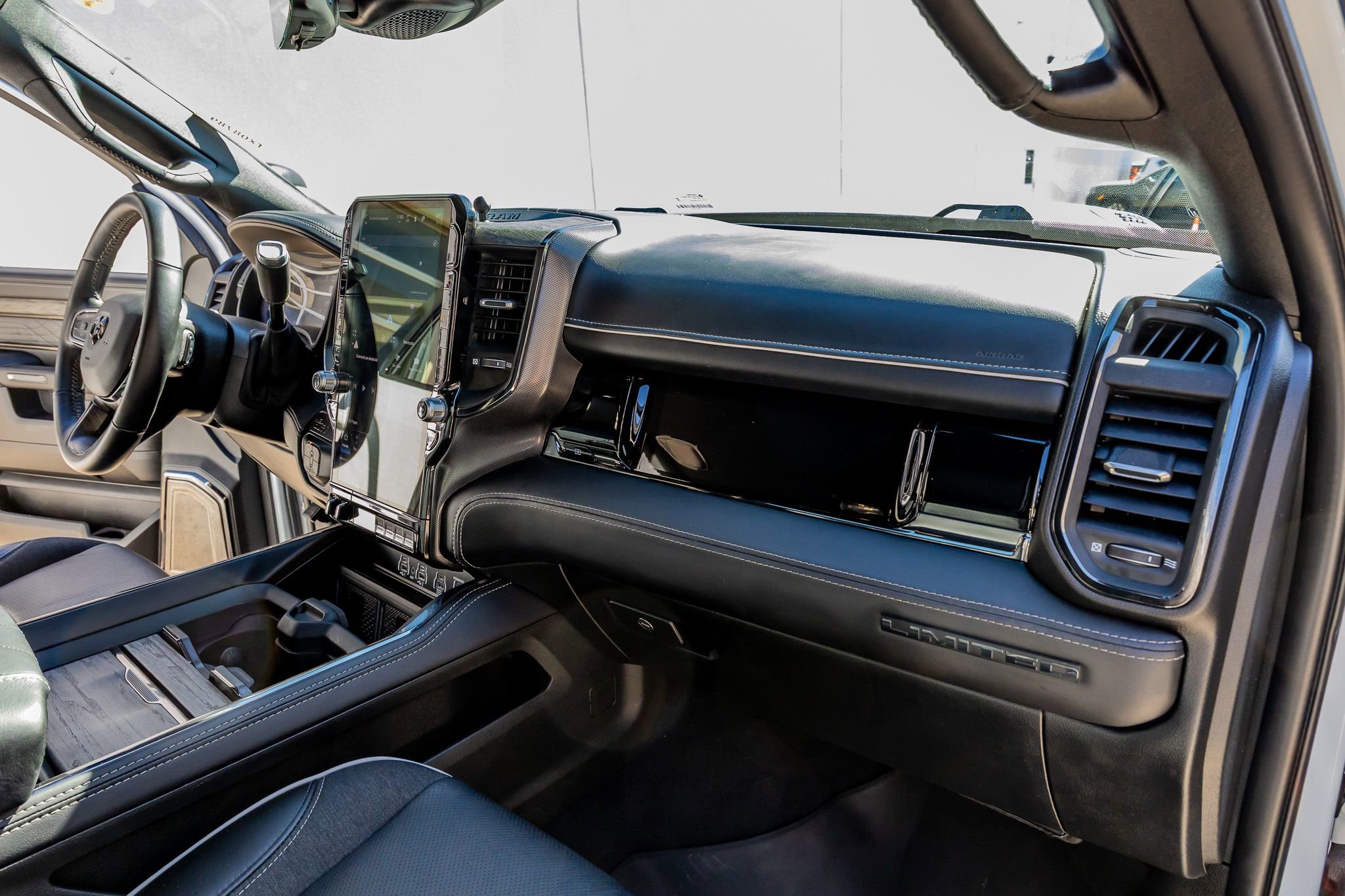 Used 2025 RAM 3500 Limited image 17