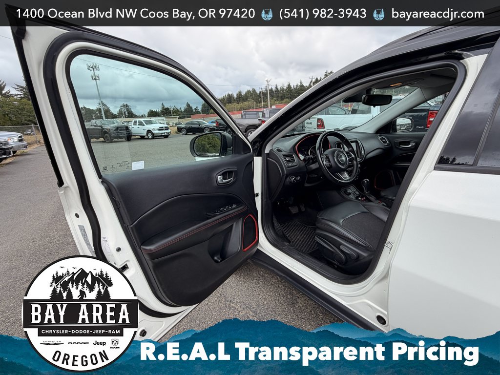 Used 2019 Jeep Compass Trailhawk AWD/4WD image 9