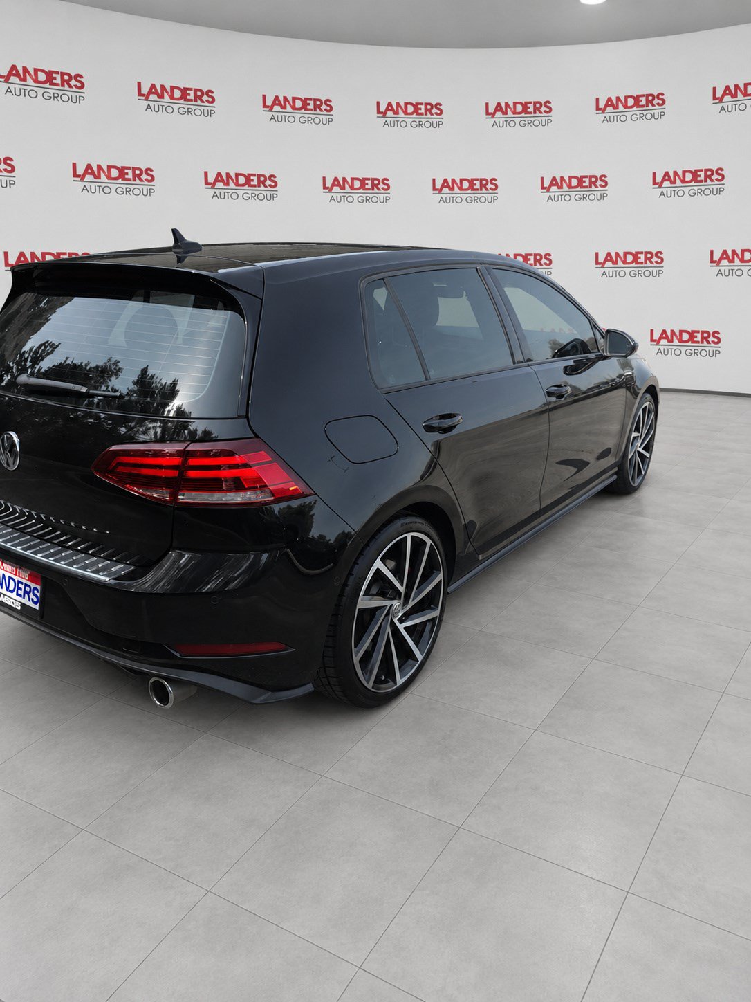 Used 2019 Volkswagen Golf 4-Door FWD image 5