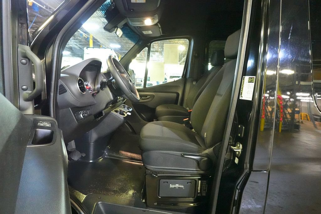 Used 2025 Mercedes-Benz Sprinter 2500 image 19
