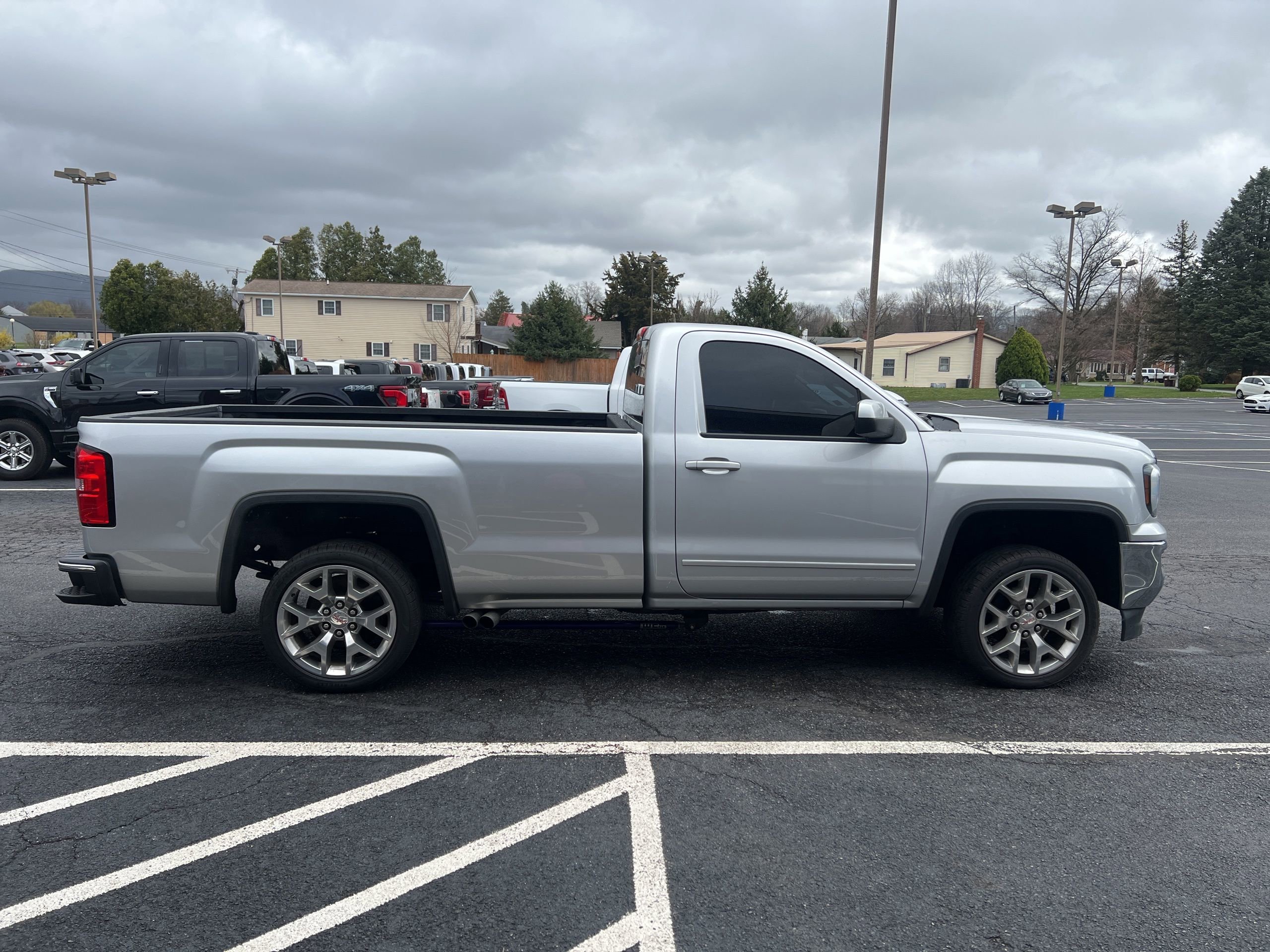 Used 2018 GMC Sierra 1500 SLE w/ SLE Preferred Package image 7