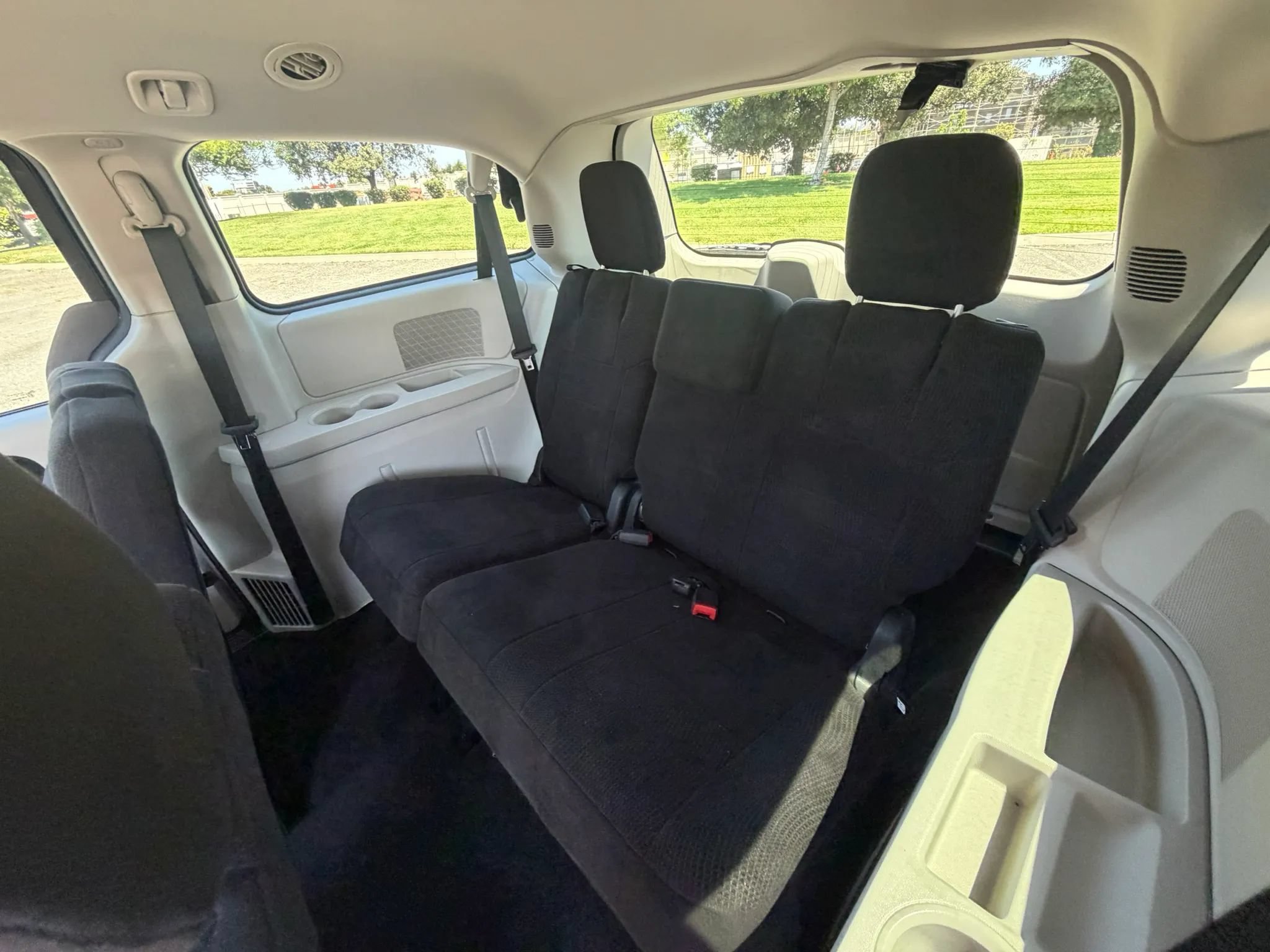 Used 2012 Dodge Grand Caravan SE FWD image 10