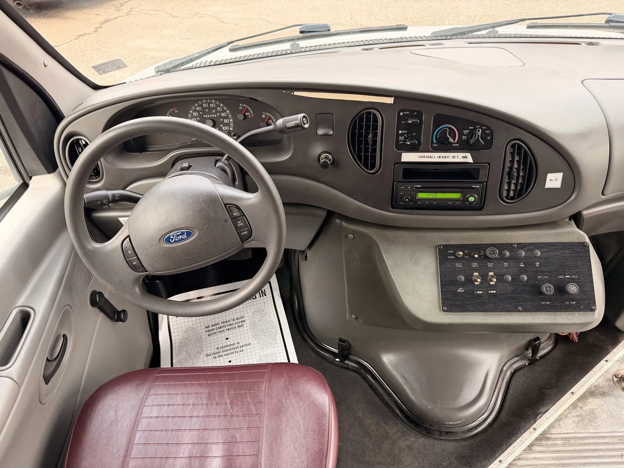 Used 2003 Ford E-450 and Econoline 450 image 10