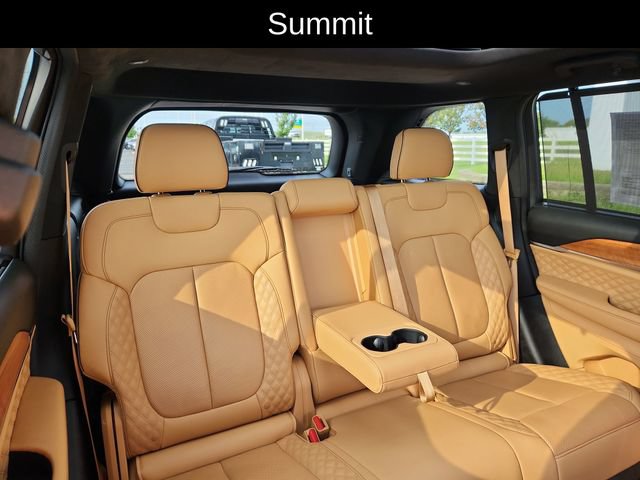 Used 2025 Jeep Grand Cherokee Summit AWD/4WD image 31