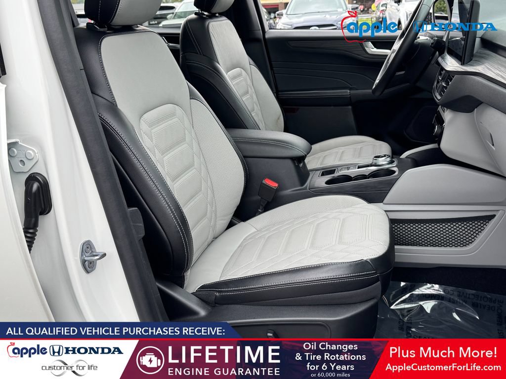 Used 2023 Ford Escape Platinum w/ Premium Technology Package AWD/4WD image 22