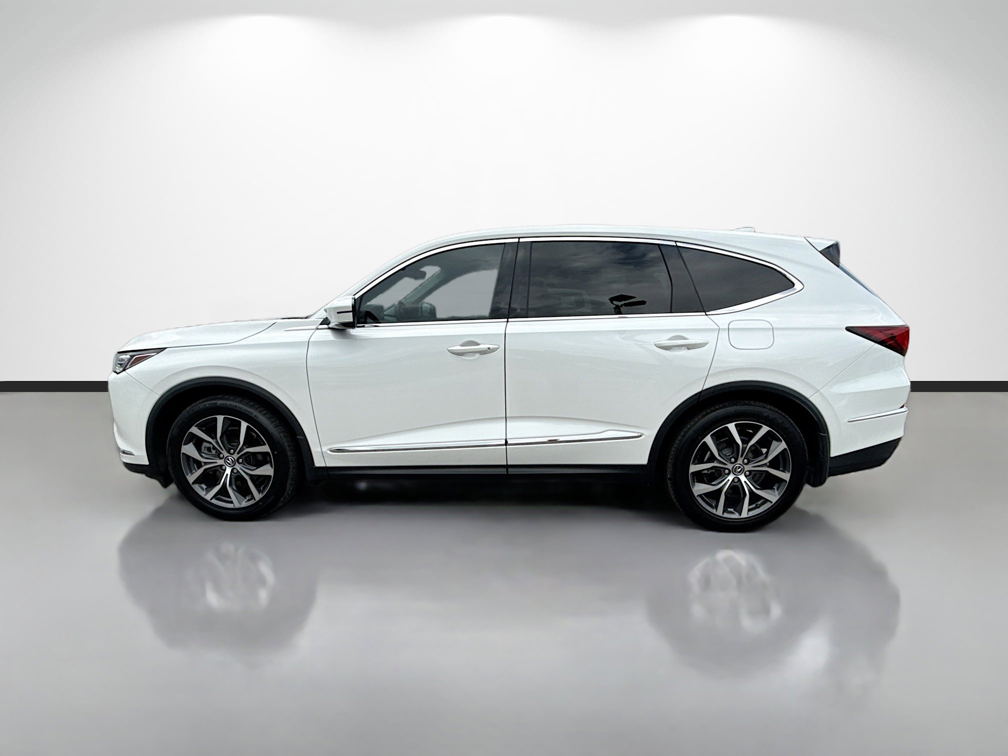 Used 2023 Acura MDX FWD w/ Technology Package image 6