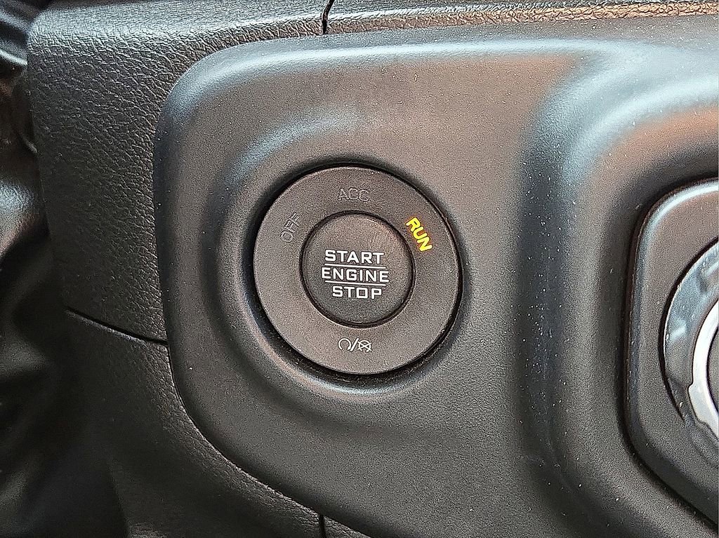 Used 2022 Jeep Wrangler Unlimited Rubicon 4xe image 32