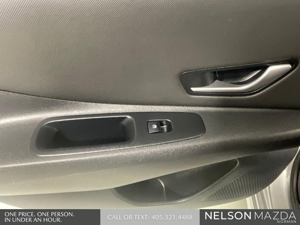 Used 2023 Hyundai Elantra Limited FWD image 19