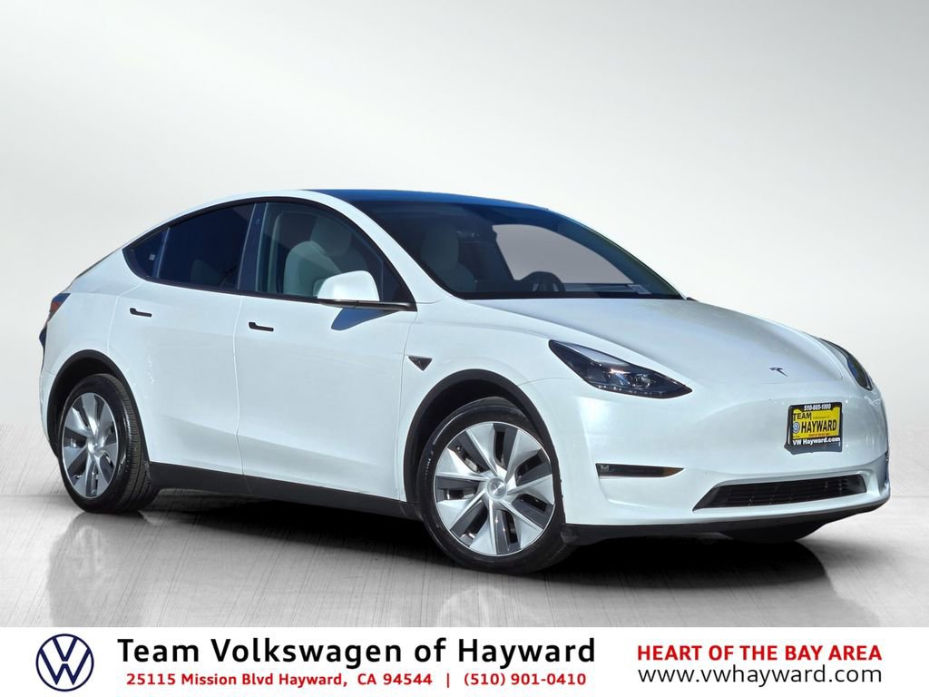 Used 2023 Tesla Model Y Long Range image 1
