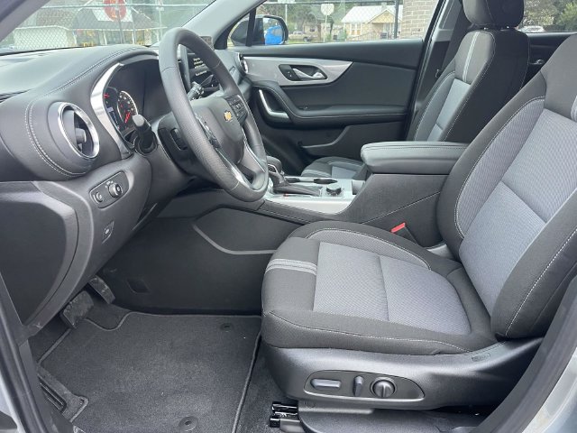 New 2026 Chevrolet Blazer LT w/ Midnight/Sport Edition FWD image 9
