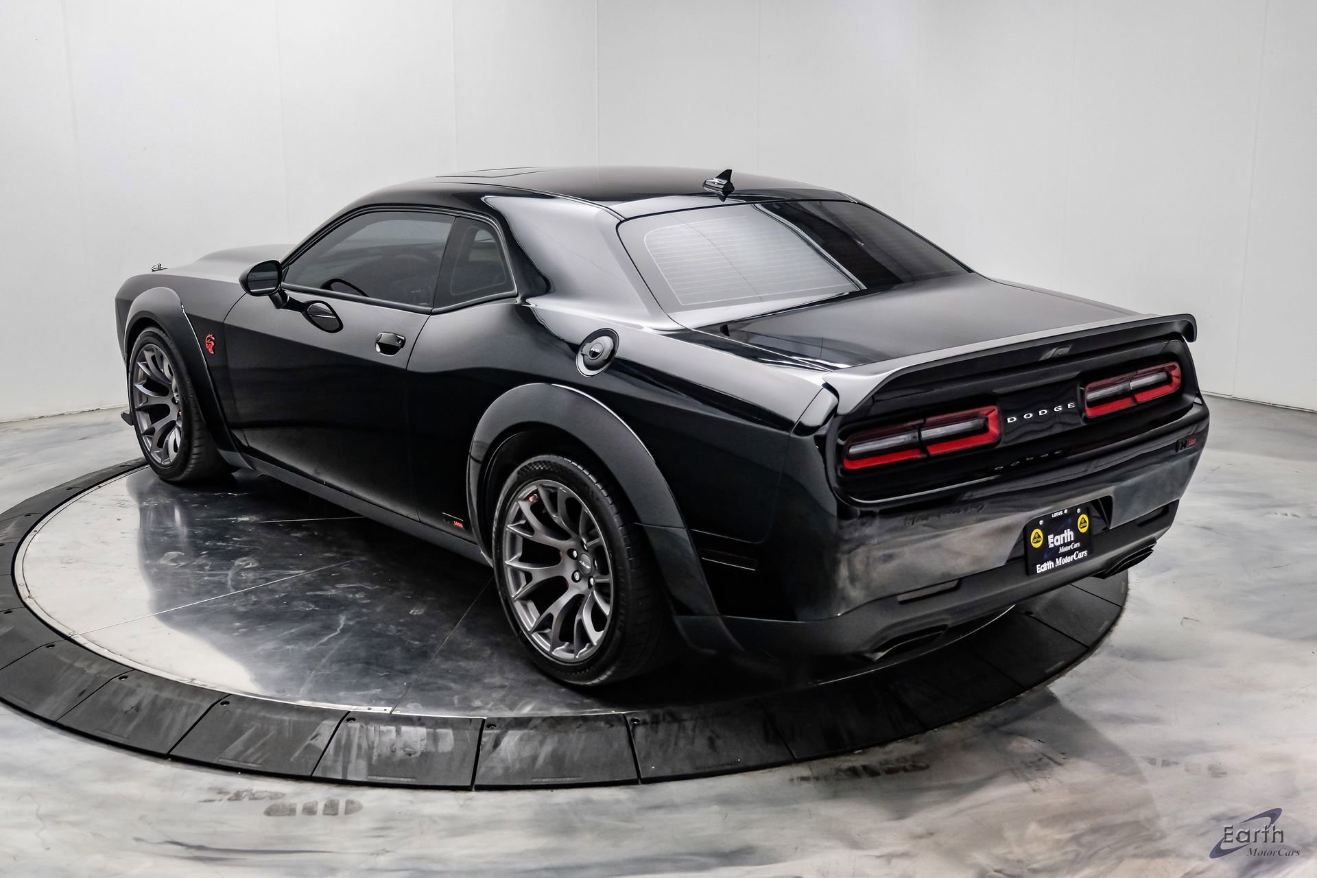 Used 2022 Dodge Challenger SRT Hellcat RWD image 14