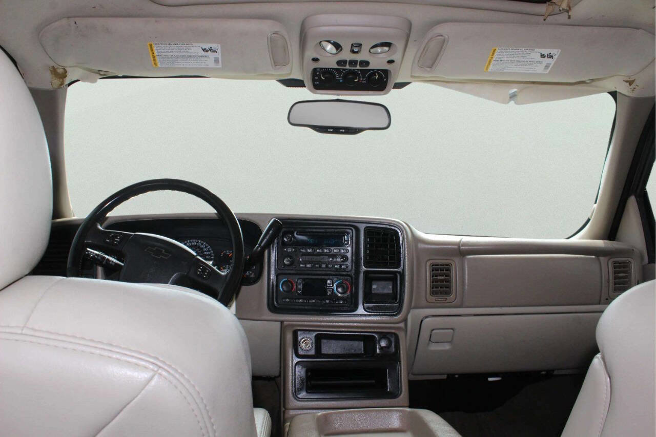 Used 2004 Chevrolet Tahoe LS w/ Preferred Equipment Group RWD image 9