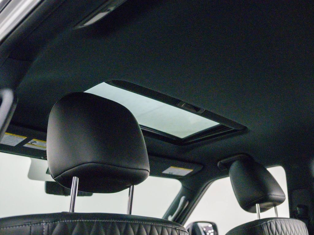 Used 2024 INFINITI QX80 Sensory image 19