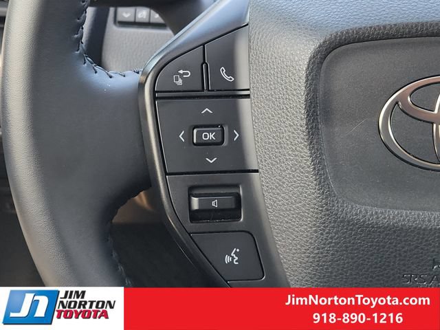 Used 2025 Toyota Prius LE FWD image 26