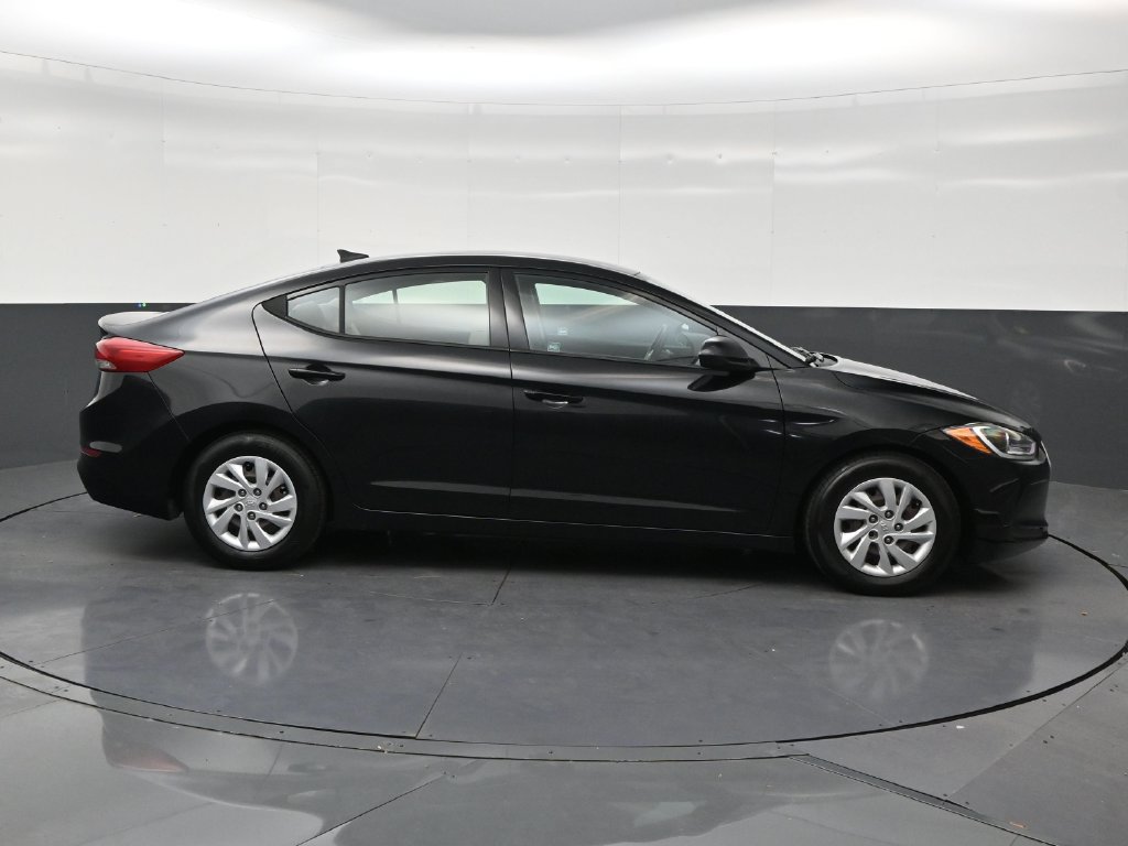 Used 2017 Hyundai Elantra SE FWD image 6
