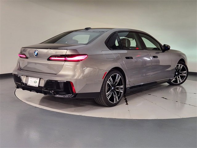 Used 2025 BMW 750e xDrive w/ Executive Package image 2