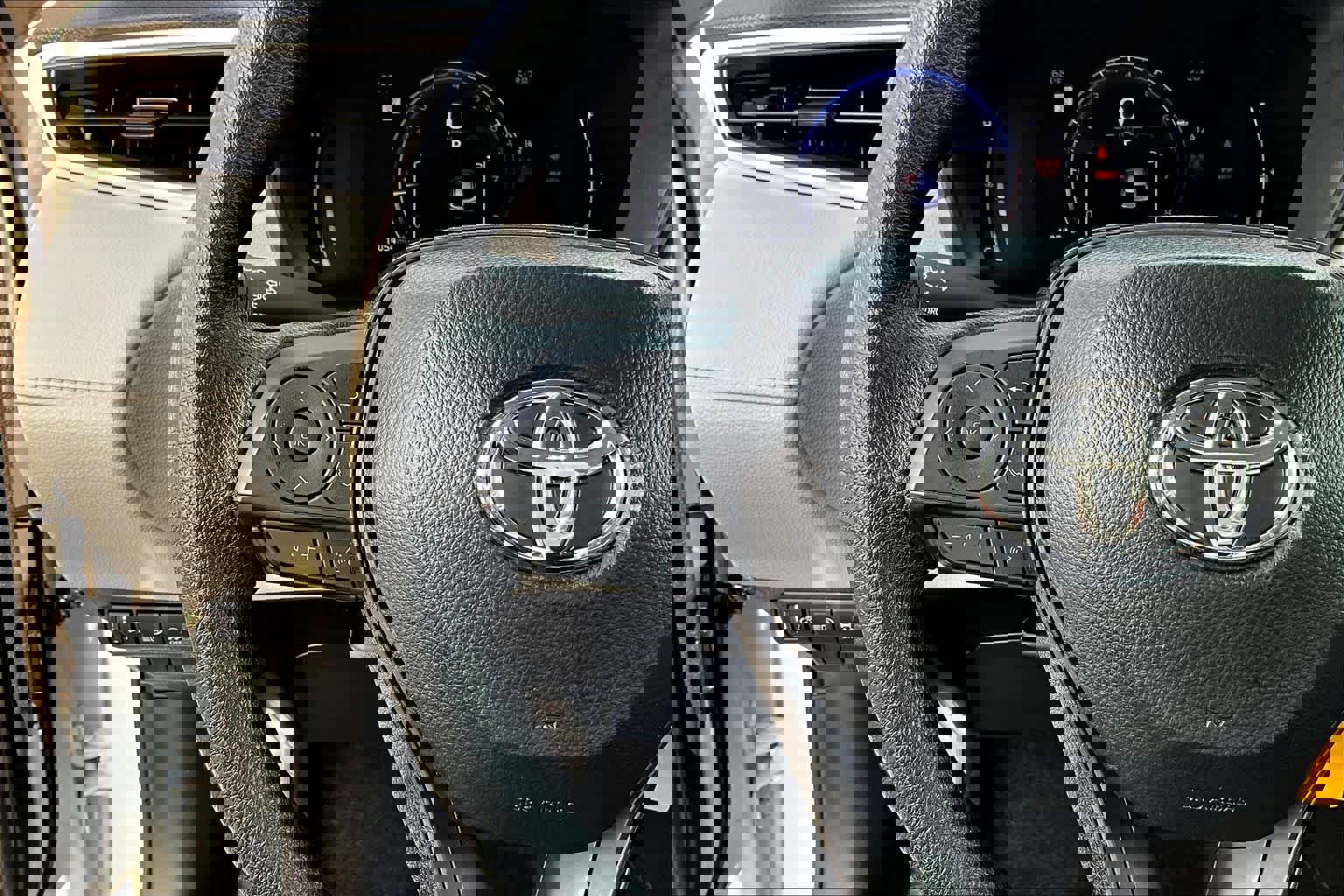 Used 2026 Toyota Corolla Cross L image 22