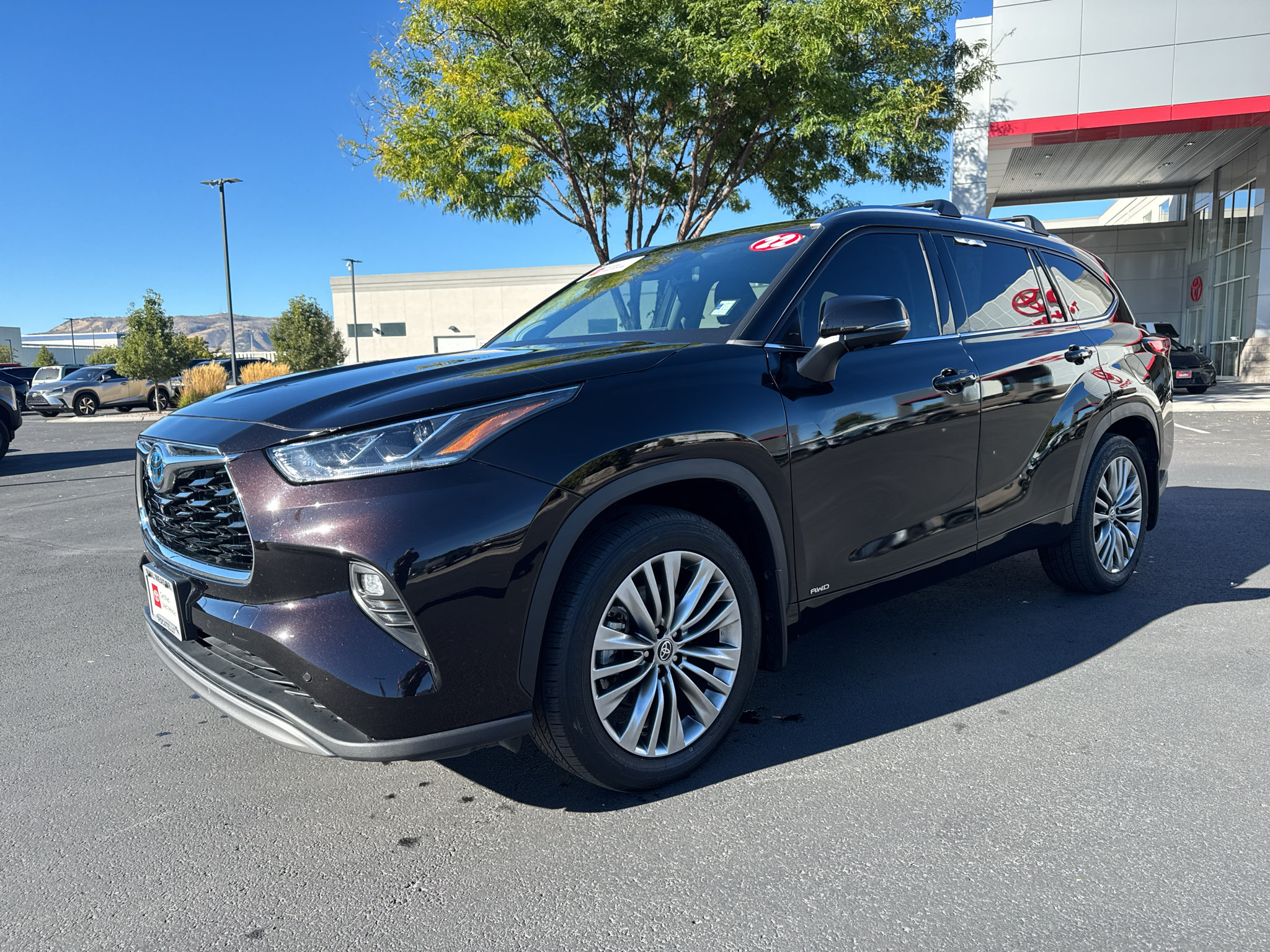 Used 2022 Toyota Highlander Platinum AWD/4WD image 5