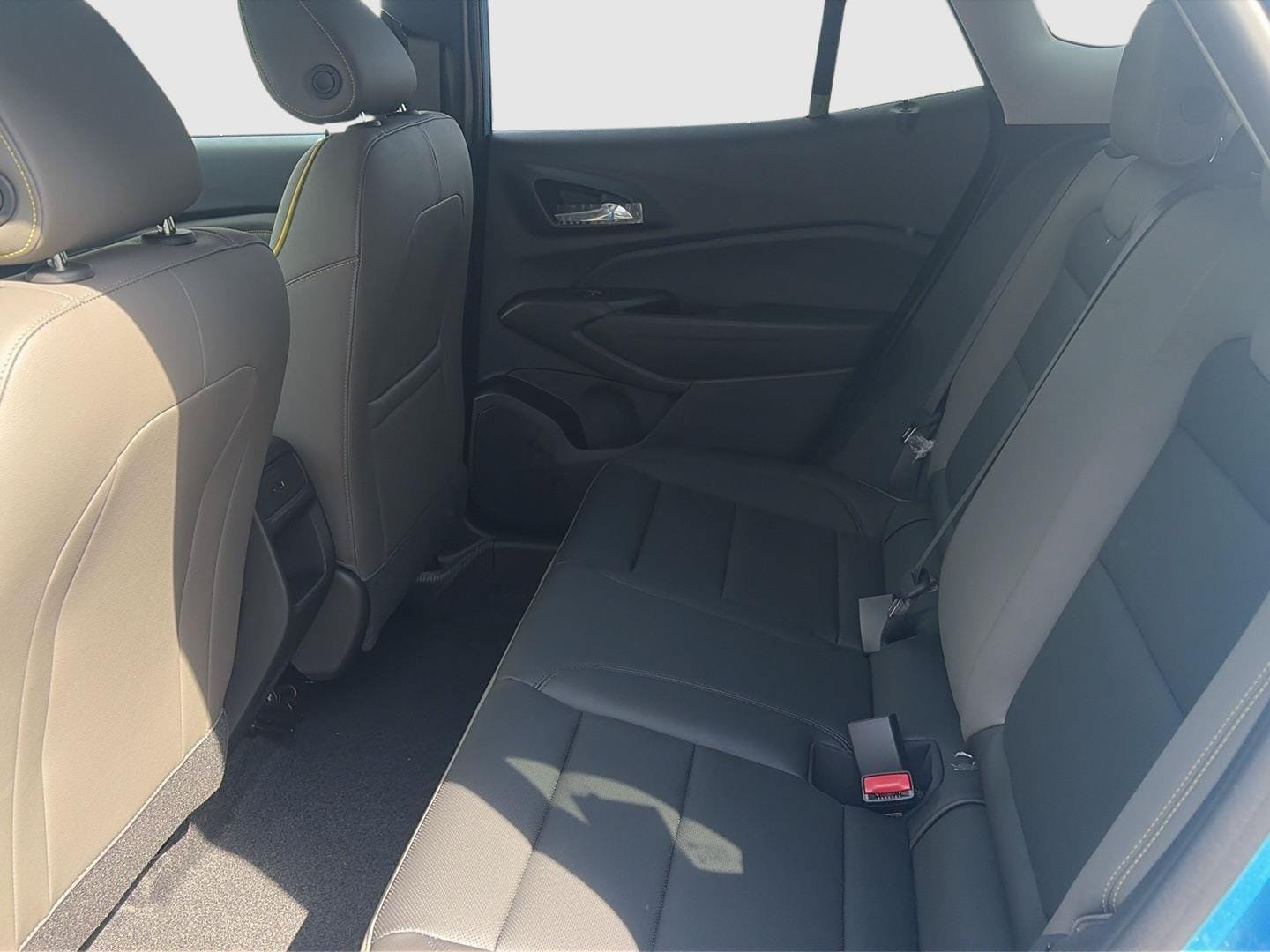 New 2026 Chevrolet Trax ACTIV w/ Sunroof Package FWD image 28
