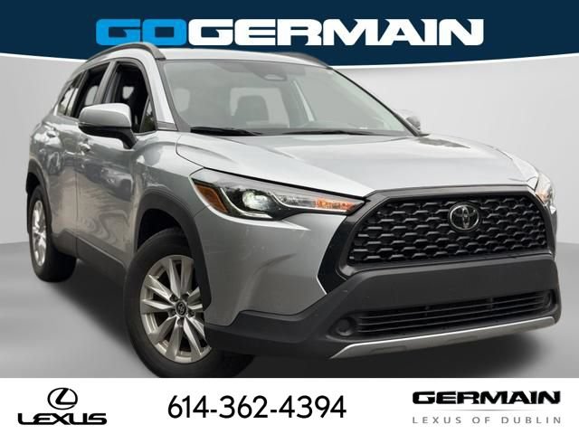 Used 2023 Toyota Corolla Cross LE w/ Moonroof Package AWD/4WD image 4