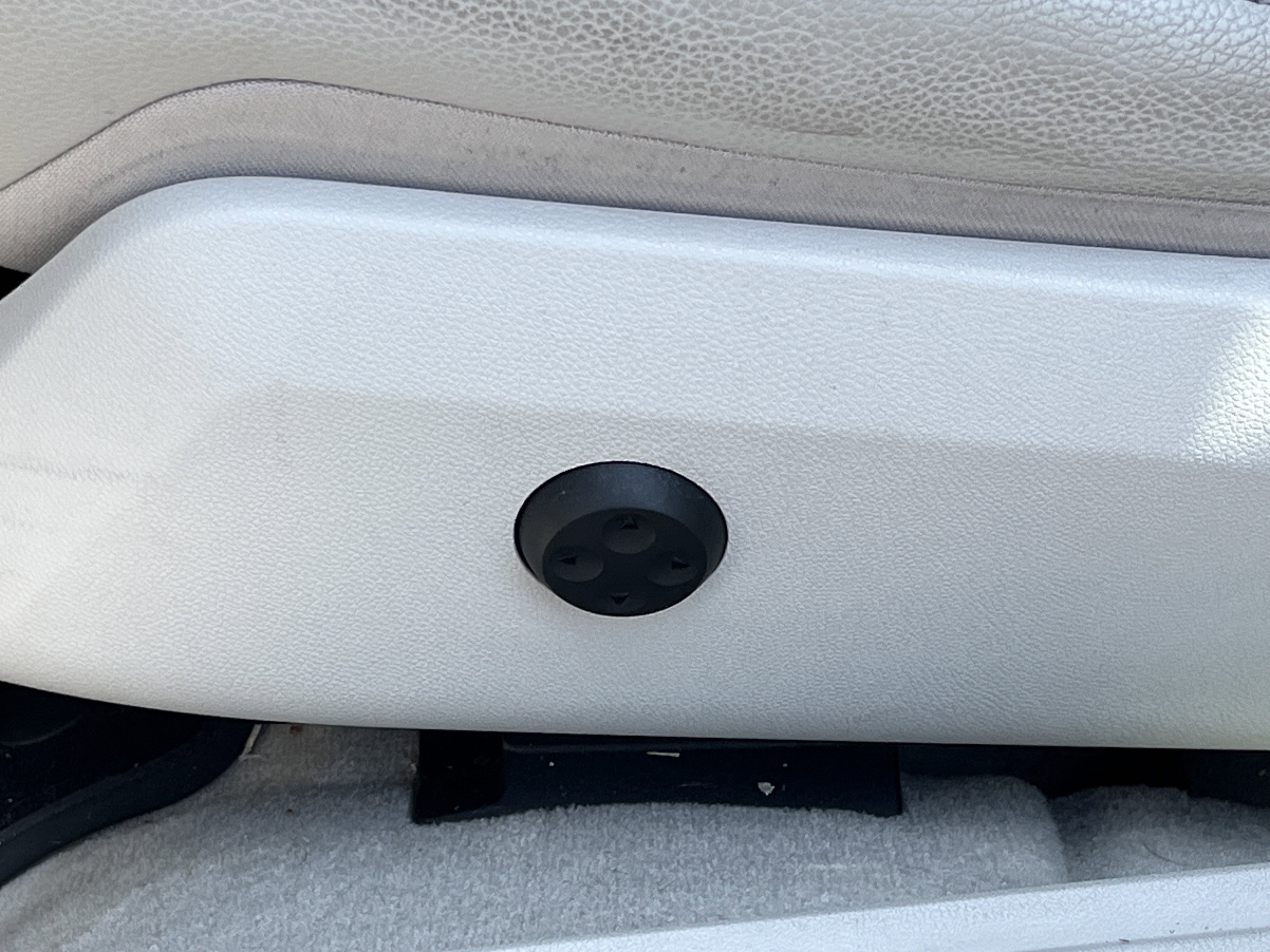 Used 2014 Mercedes-Benz E 350 Sedan image 19