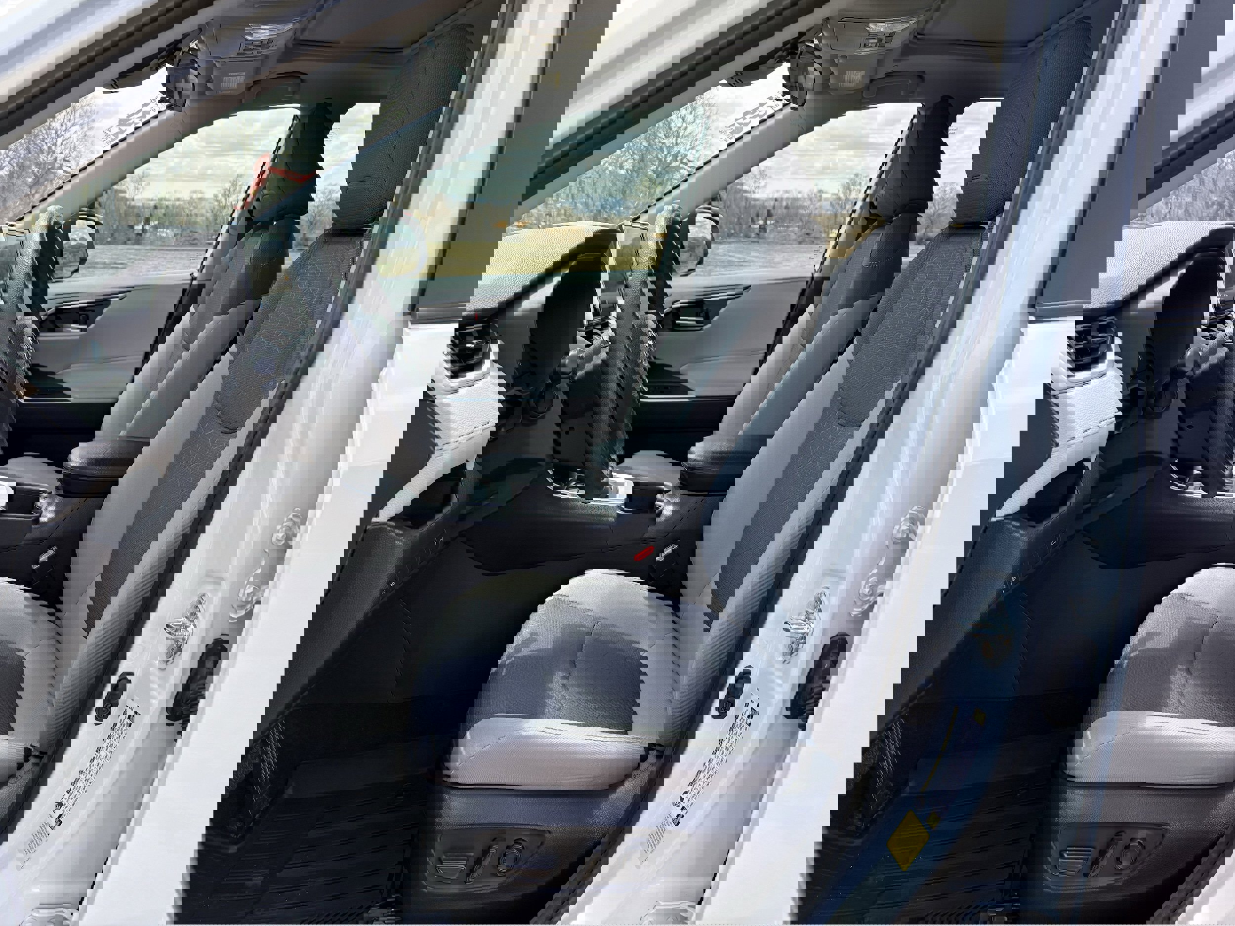 Used 2024 Toyota RAV4 XLE w/ Convenience Package AWD/4WD image 27