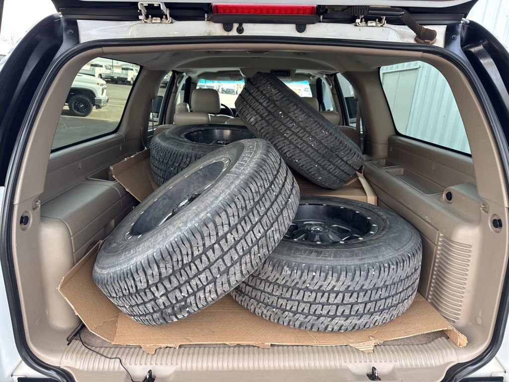 Used 2004 Chevrolet Suburban 2500 LT w/ Preferred Equipment Group image 33