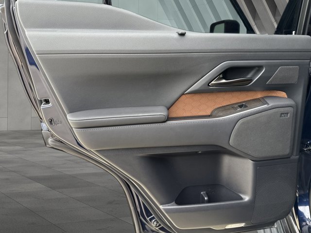 Certified 2024 Lexus GX 550 w/ Accessory Package (2T) image 27