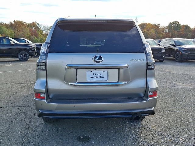 Used 2023 Lexus GX 460 Premium w/ Accessory Package AWD/4WD image 8