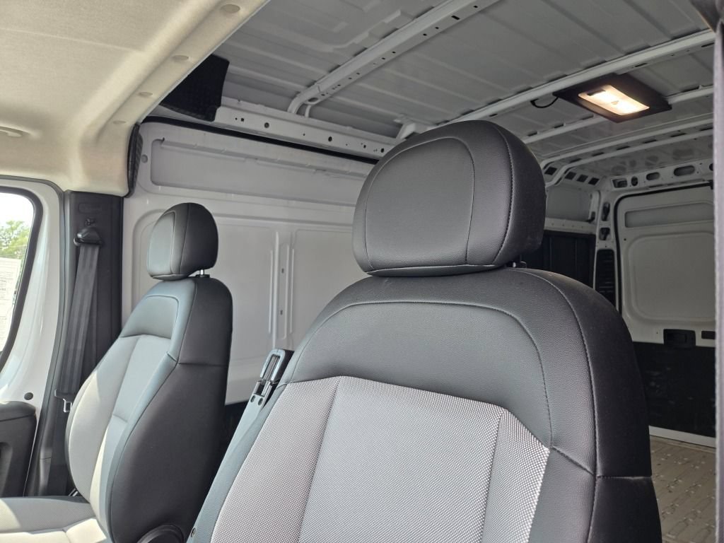 Used 2026 RAM ProMaster 2500 w/ Convenience Group FWD image 14