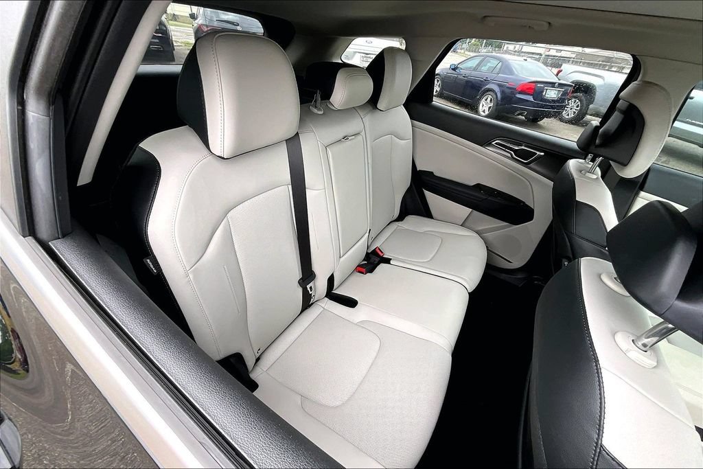 Used 2025 Kia Sportage EX w/ Premium Package FWD image 36