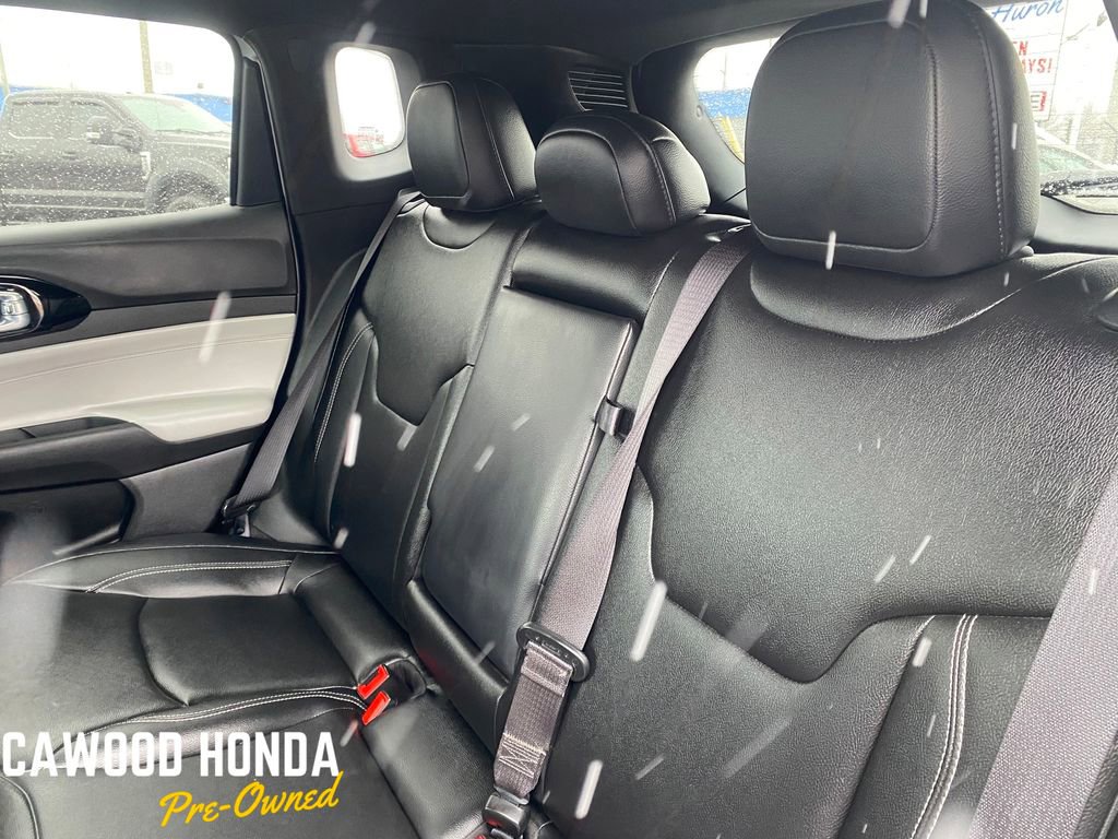 Used 2025 Jeep Compass Limited image 15