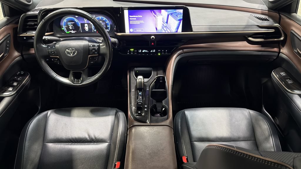 Used 2024 Toyota Crown AWD/4WD image 18