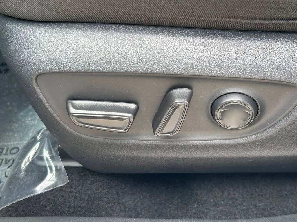 Certified 2025 Toyota RAV4 XLE FWD image 23