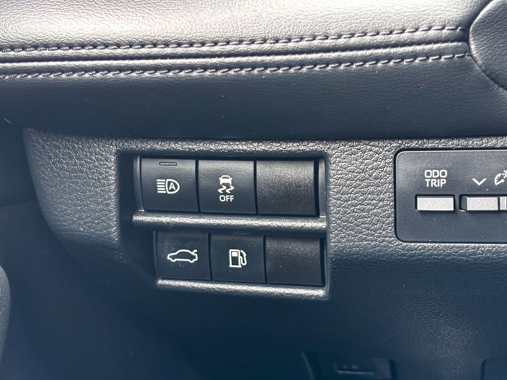 Used 2020 Toyota Avalon XLE image 33