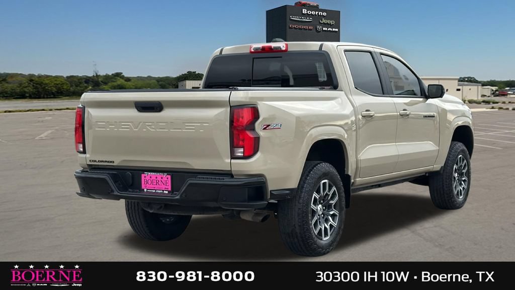 Used 2023 Chevrolet Colorado Z71 w/ Z71 Convenience Package 2 AWD/4WD image 3