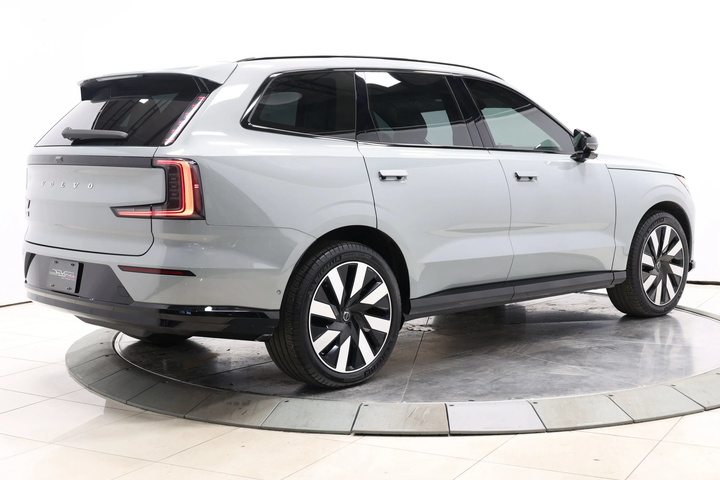 Used 2025 Volvo EX90 Ultra AWD/4WD image 5