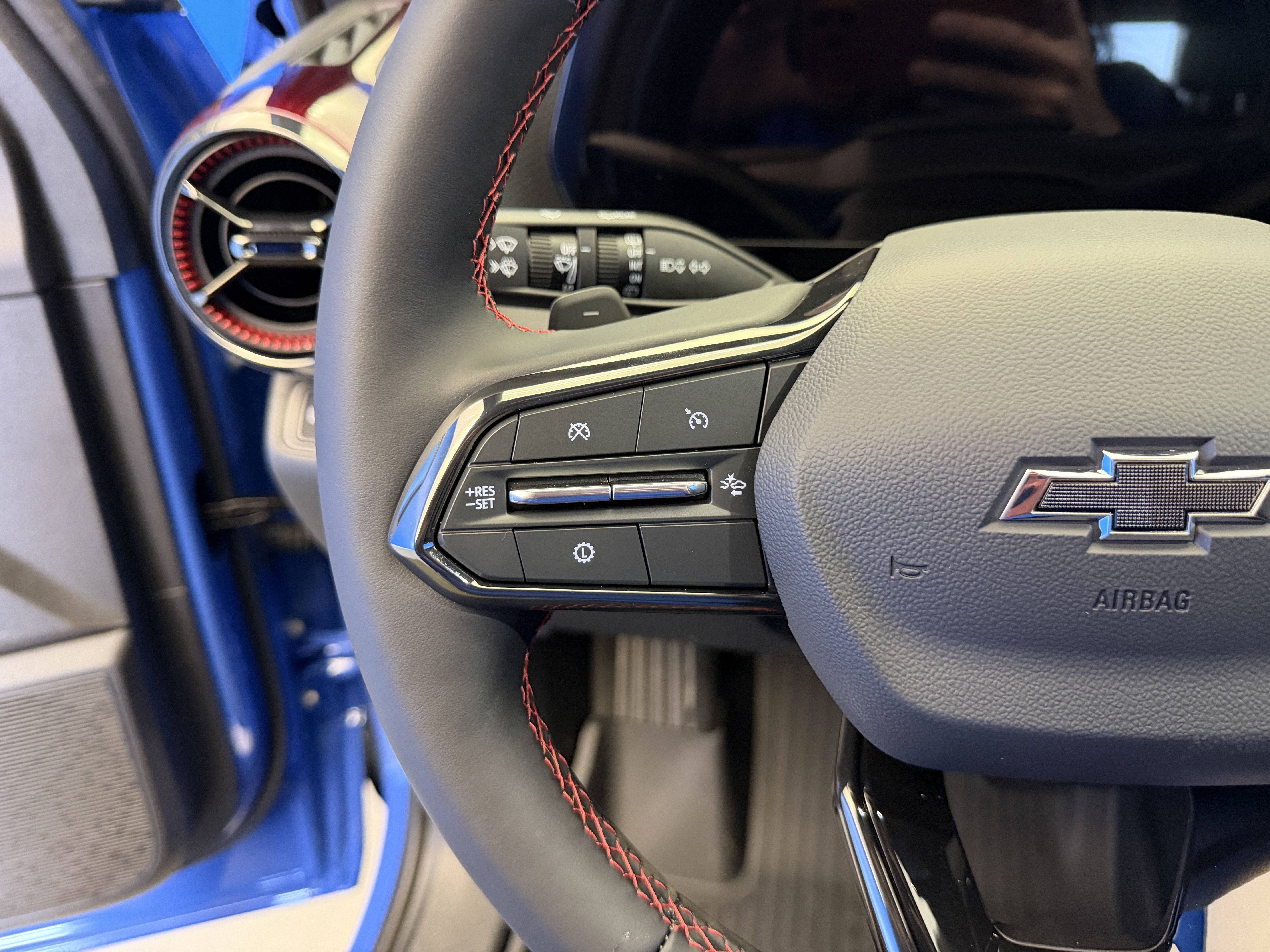 New 2027 Chevrolet Equinox RS w/ Safety and Technology Package FWD image 15