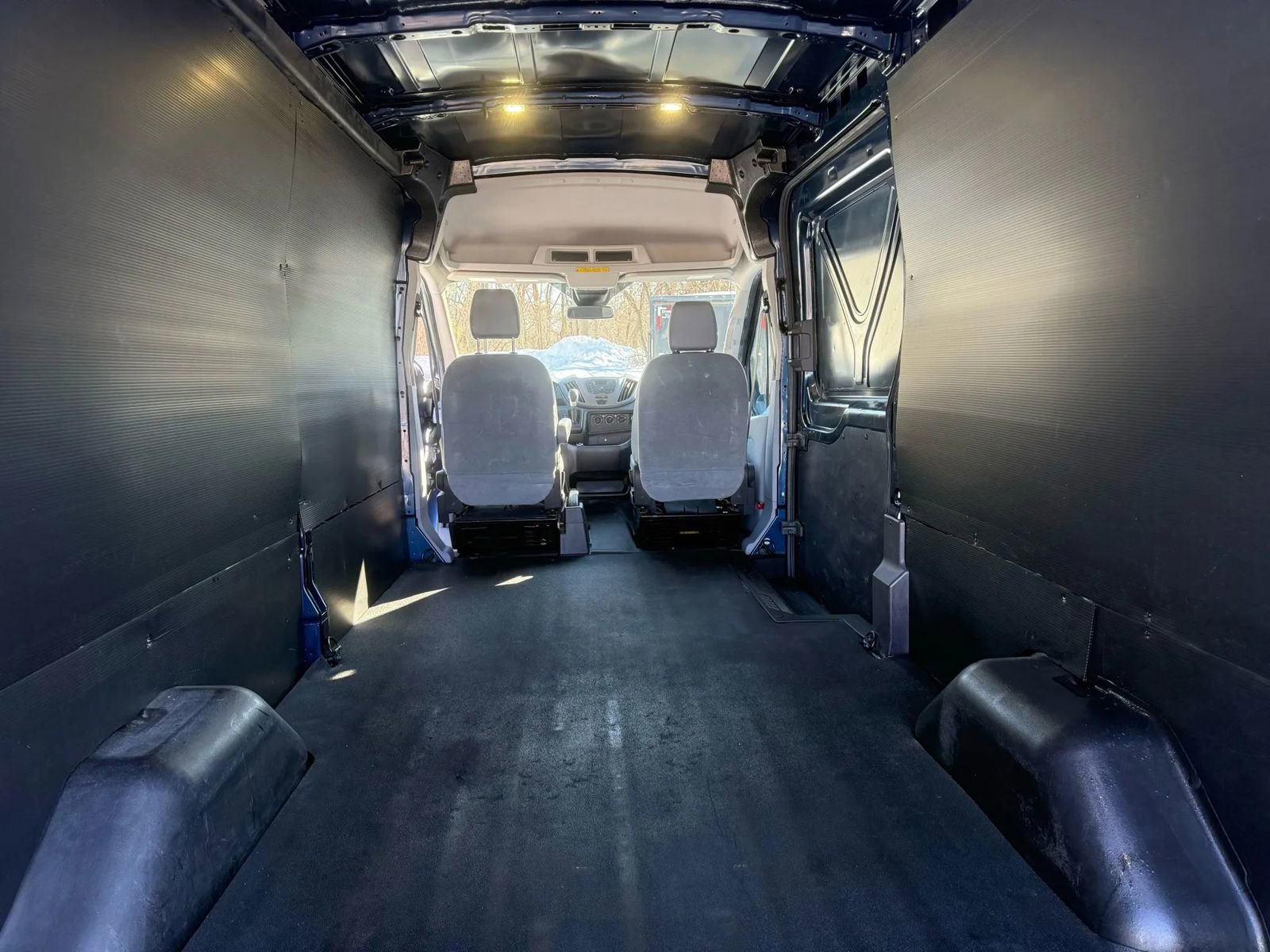 Used 2017 Ford Transit 250 Medium Roof w/Sliding Side Doo image 26