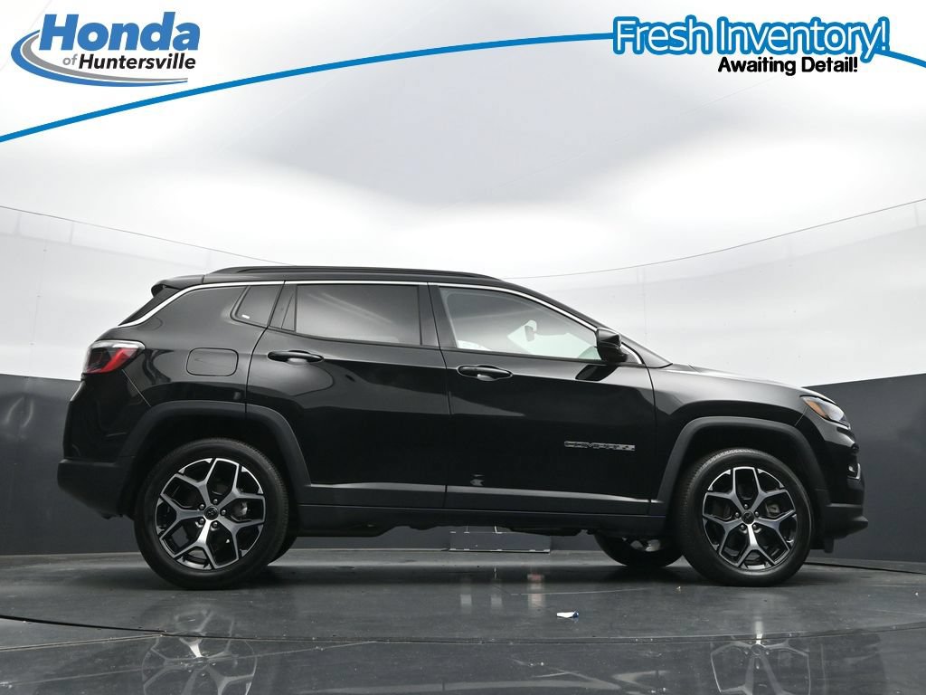 Used 2025 Jeep Compass Limited AWD/4WD image 33