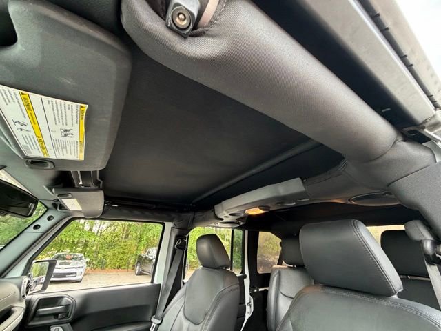 Used 2014 Jeep Wrangler Unlimited Sahara w/ Connectivity Group AWD/4WD image 18
