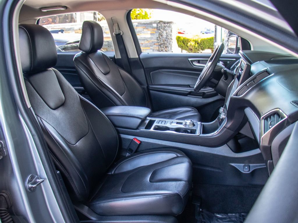 Used 2021 Ford Edge Titanium AWD/4WD image 18