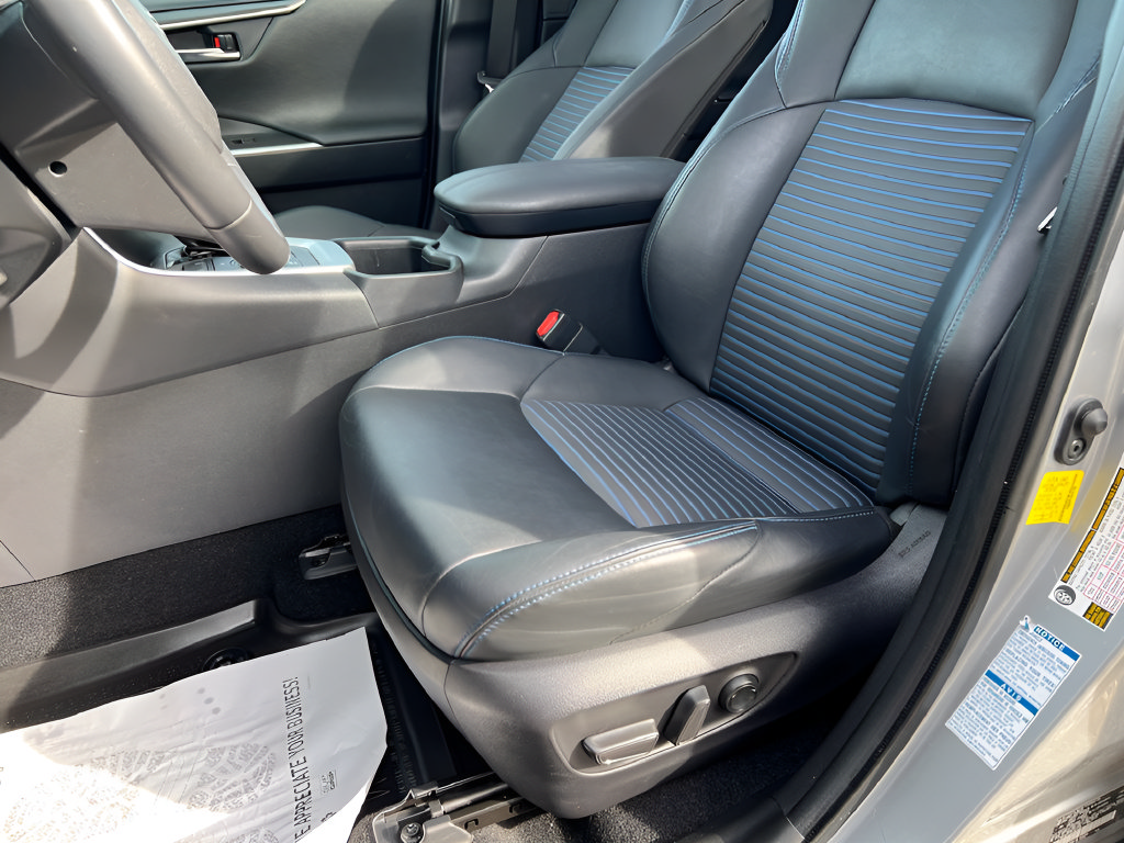 Used 2022 Toyota RAV4 XSE AWD/4WD image 14