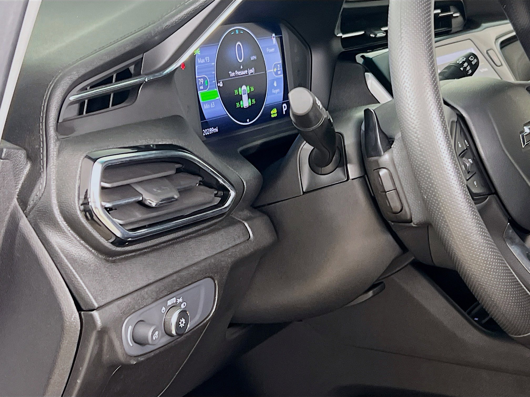 Used 2022 Chevrolet Bolt LT FWD image 10