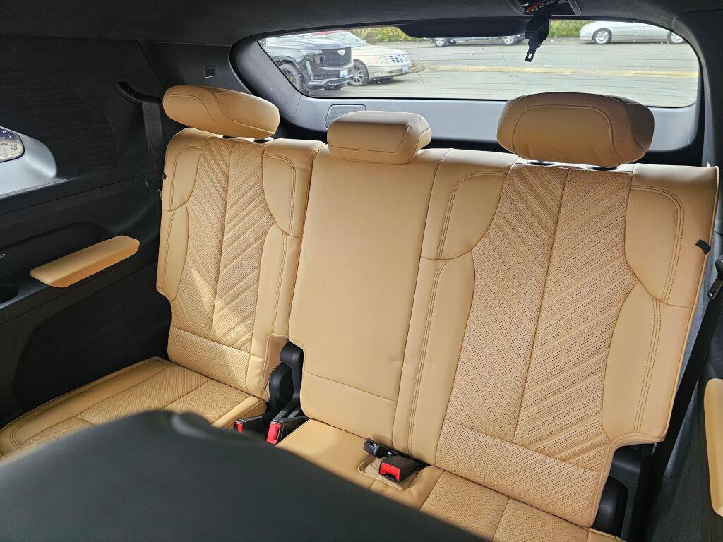 Used 2025 Cadillac Escalade IQ Luxury 2 image 22