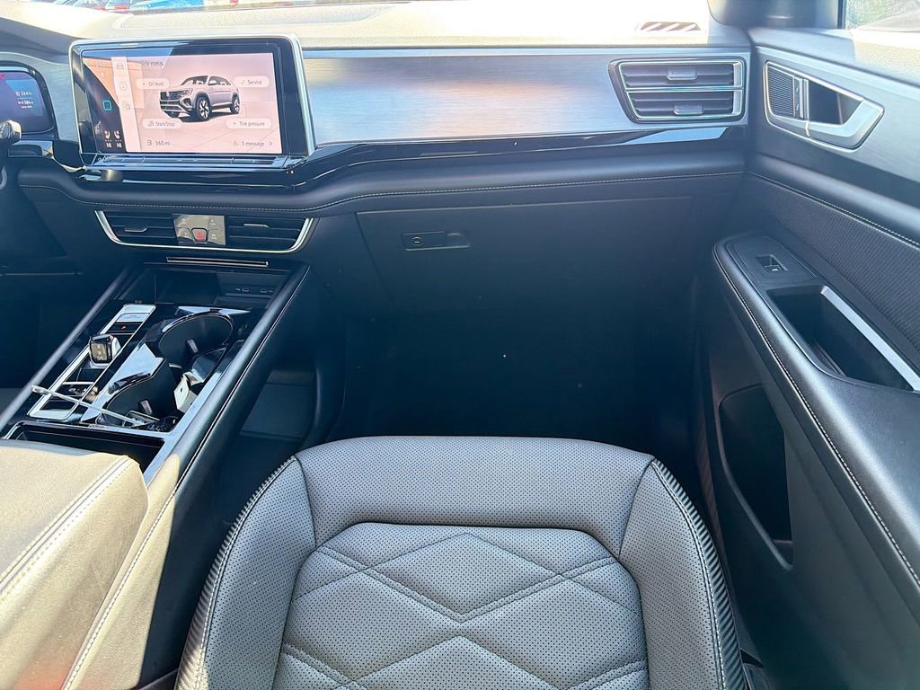 Used 2024 Volkswagen Atlas Cross Sport SE image 18