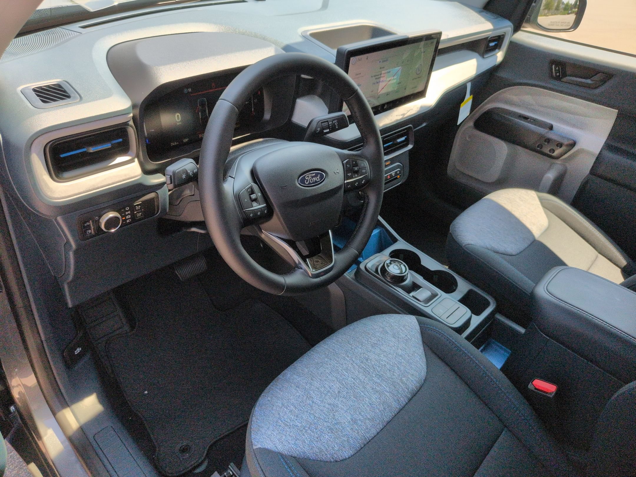 New 2026 Ford Maverick XLT w/ XLT Luxury Package FWD image 17
