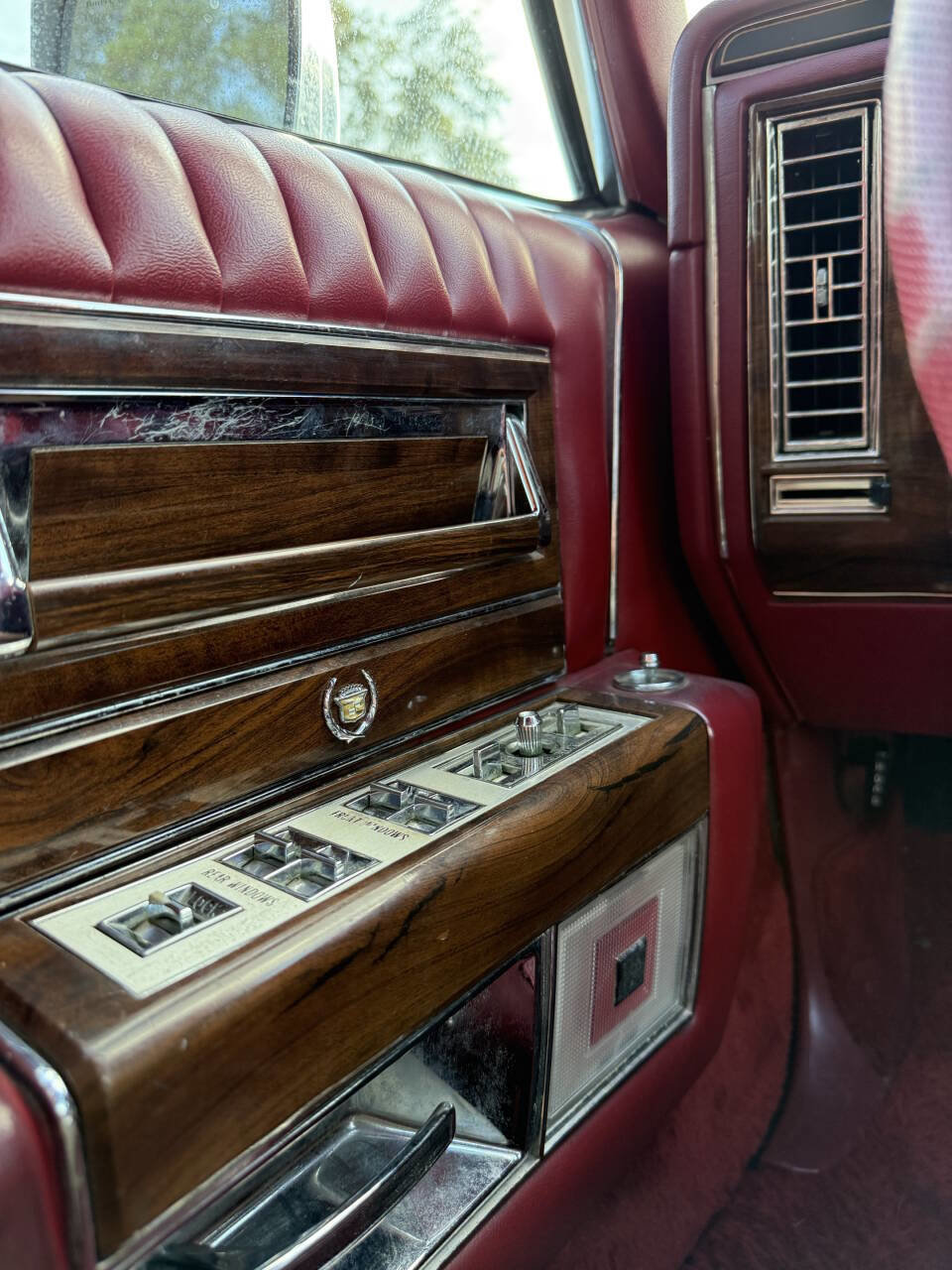 Used 1989 Cadillac Brougham image 19